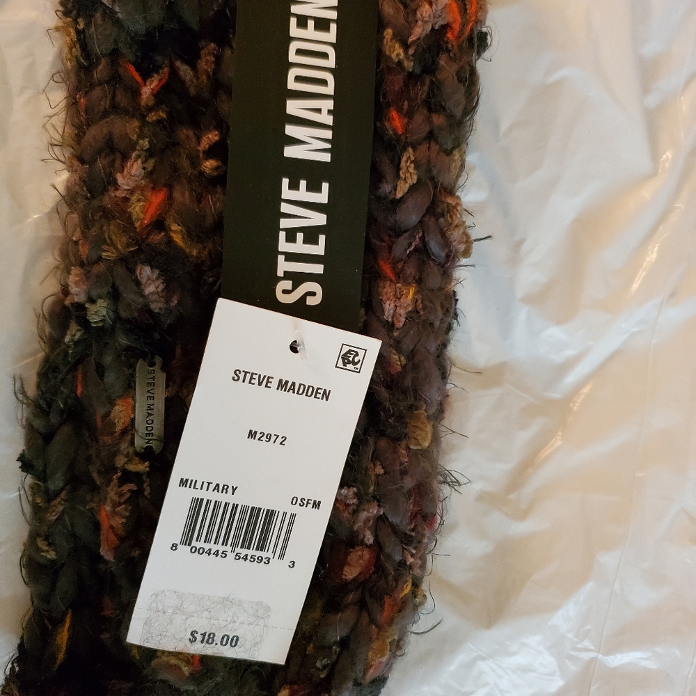 Nwt-Steve Madden knit camouflage green ear warmer/headband.